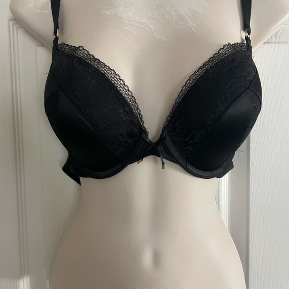 Victoria's Secret Other - Victoria's Secret Elegant Black Lace Push Up Bra 36C